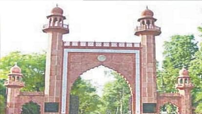 Two students clashed at a feast on Sir Syed Day