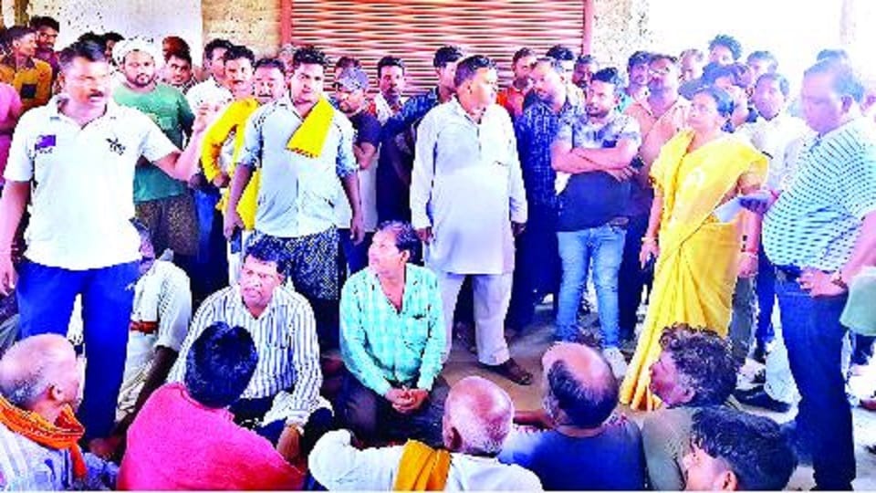 strike of cleaning workers continued for the fourth day