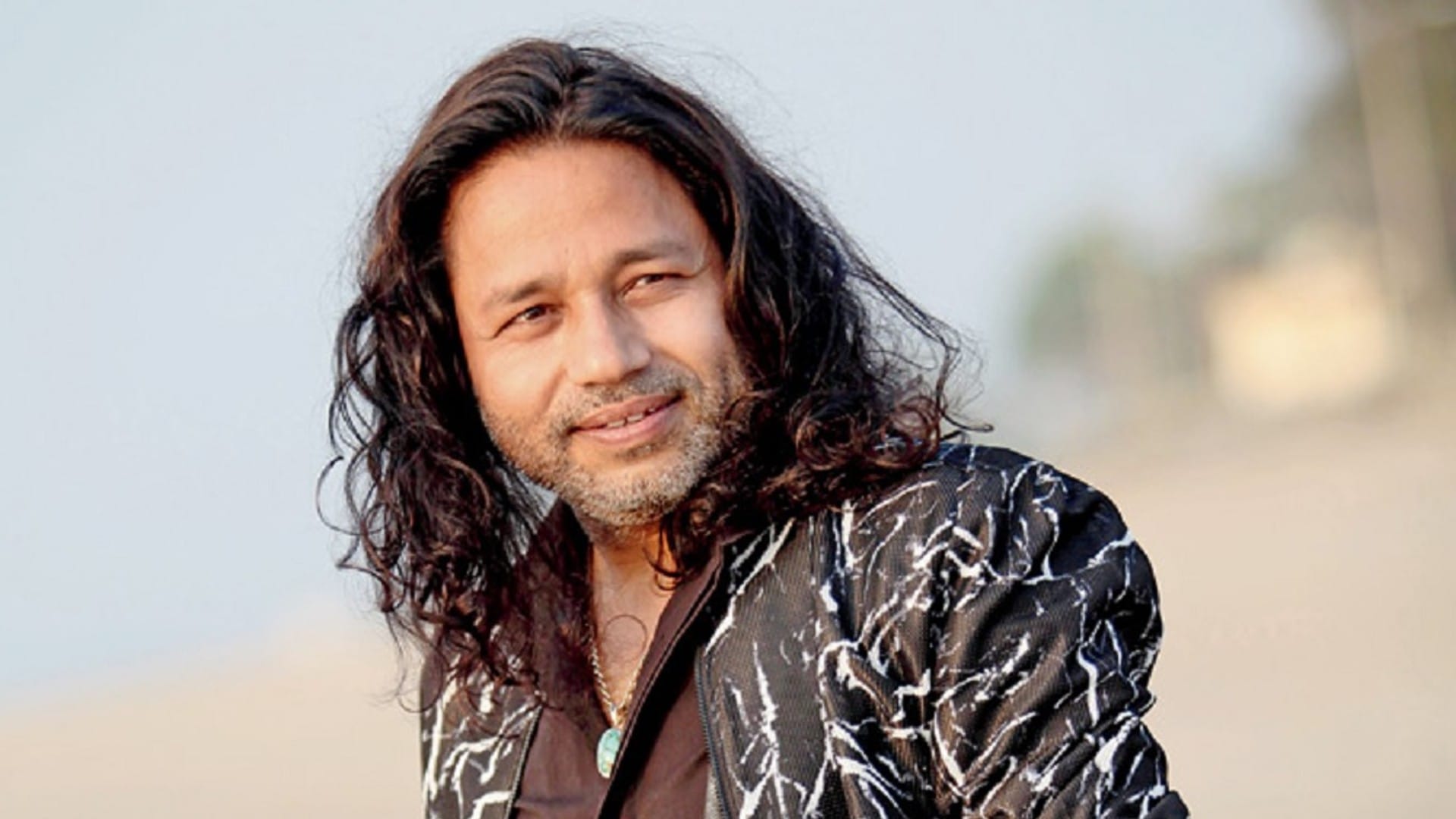Kailash Kher Birthday he was about to commit sucide into river ganga know some unknown facts about actor life