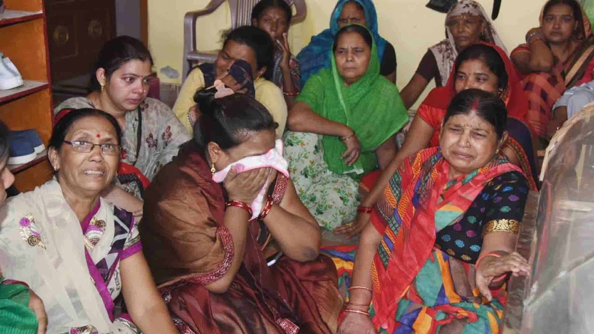 Four friends including brother-in-law, who died in an accident in Rajasthan, were cremated at Bhairoghat Kanpur