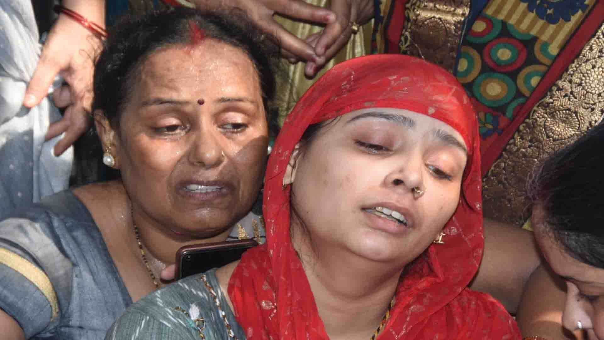 Four friends including brother-in-law, who died in an accident in Rajasthan, were cremated at Bhairoghat Kanpur