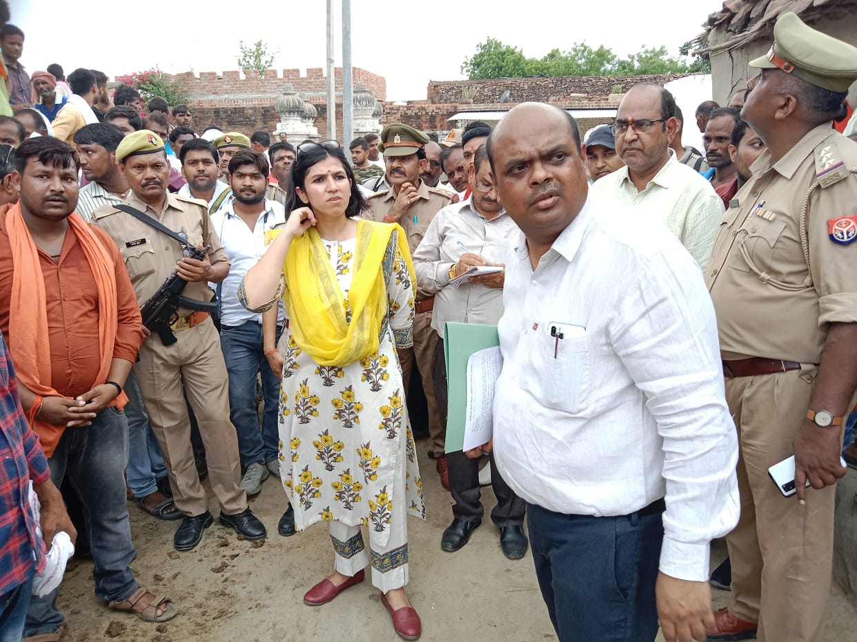 gandagee dekh deeem naaraaj, boleen, saphaee karmachaaree ka vetan kaate