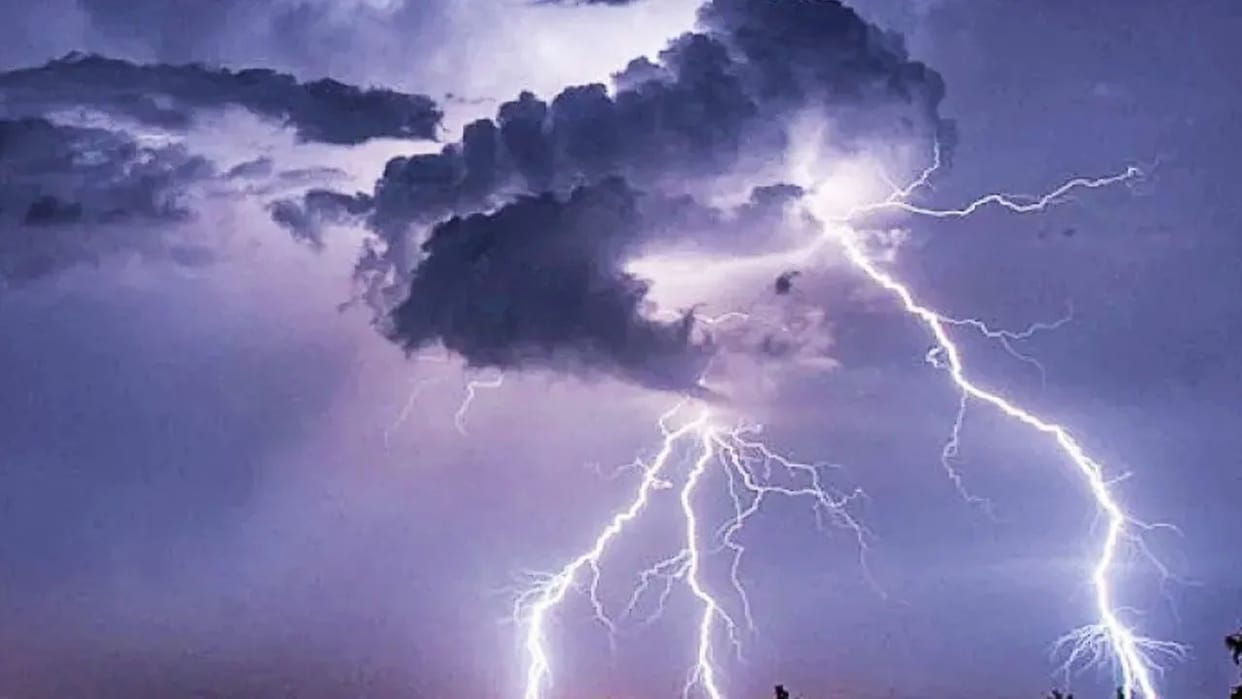 Lightning falls a lot from Bahraich to Bengal