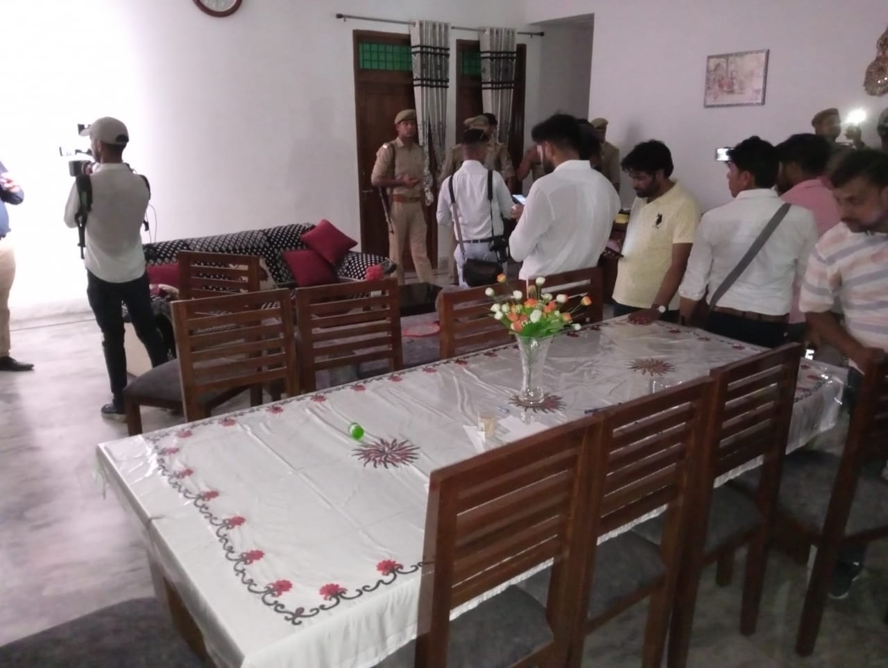 Who is the land mafia Yashpal Tomar now the Meerut police has seized a house of five crores