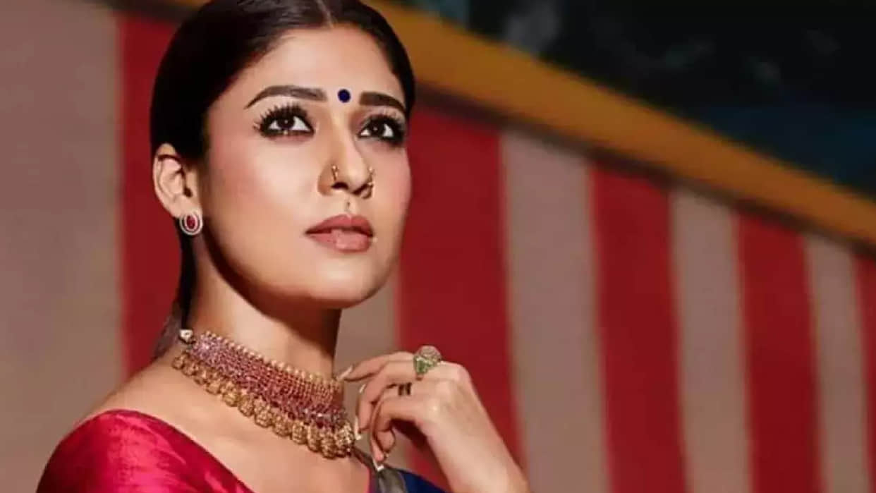 Nayanthara: Jawan Actress threatens to break fan phone as tries filming during temple visit Vignesh Shivan