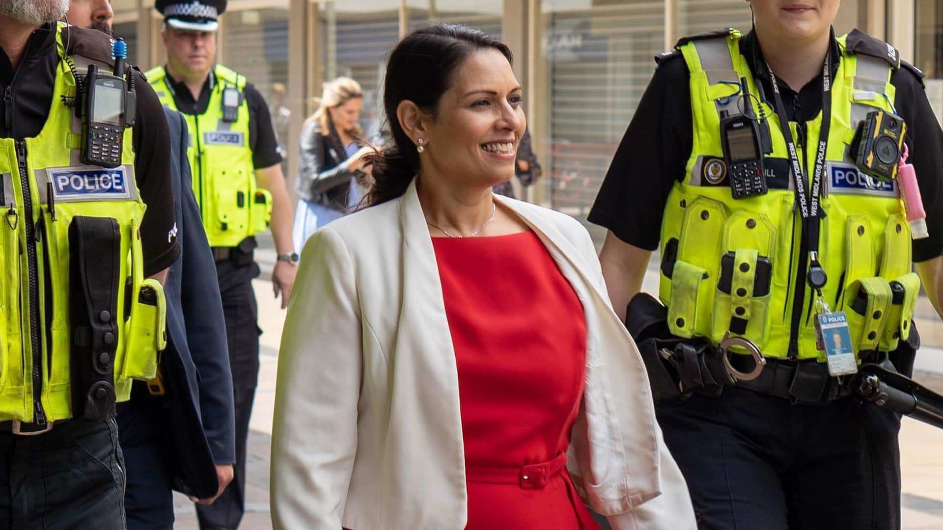 Britain Home Minister Priti Patel Biography in Hindi Ask UK PM Boris Johnson To Resign