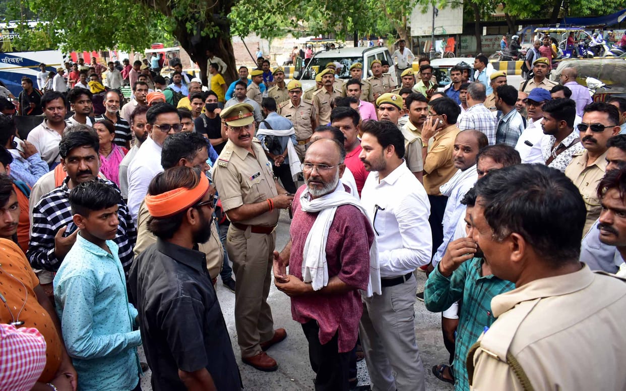 Prayagraj news: Ruckus, chaos after beating up roadways driver