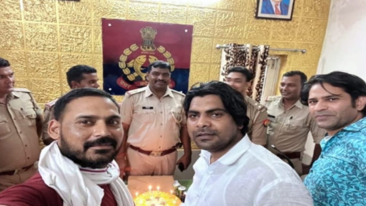 Chauki incharge celebrated birthday with history-sheeters in police station in kithor Meerut