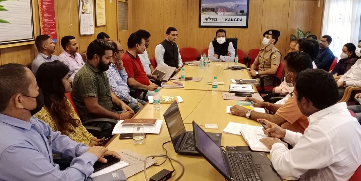 People should not go near rivers and streams in rain: DC