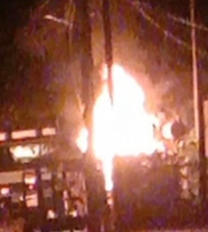 Hathras: Transformer burnt in Vibhav Nagar Colony, electricity crisis for many hours