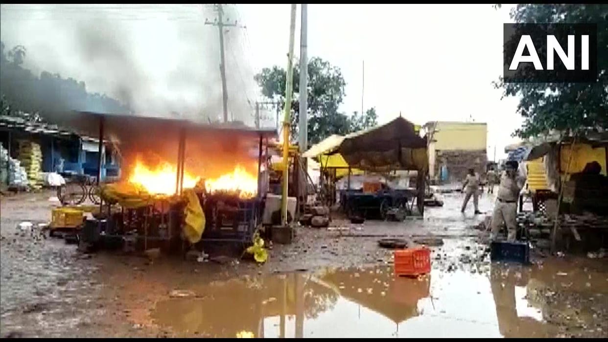 Violence in Kerur Karnataka, three injured, Section 144 imposed till Friday, school-colleges closed