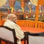 बनारस में गंगा आरती के दौरान शिंजो आबे  और पीएम मोदी