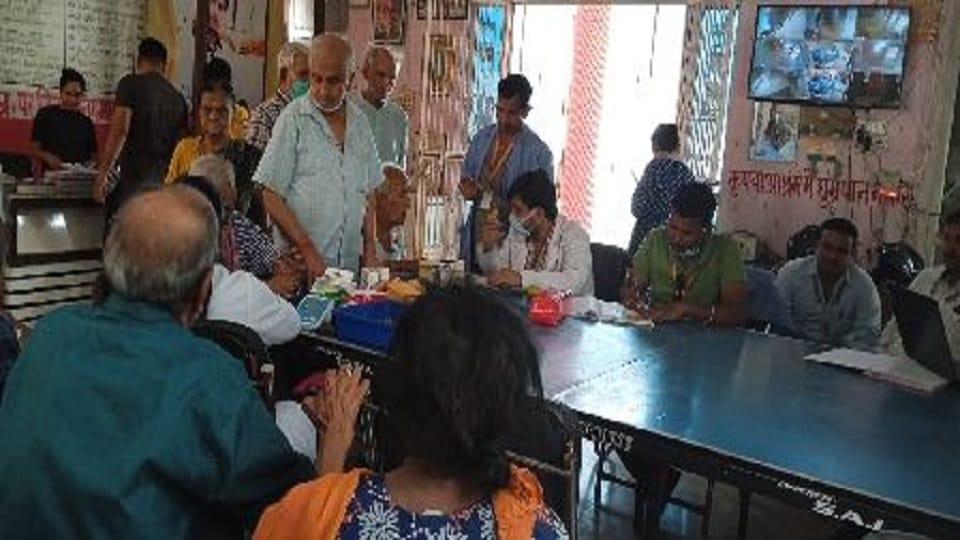 health check-up camp at Ramlal Old Age home elderly people got problem of high blood pressure