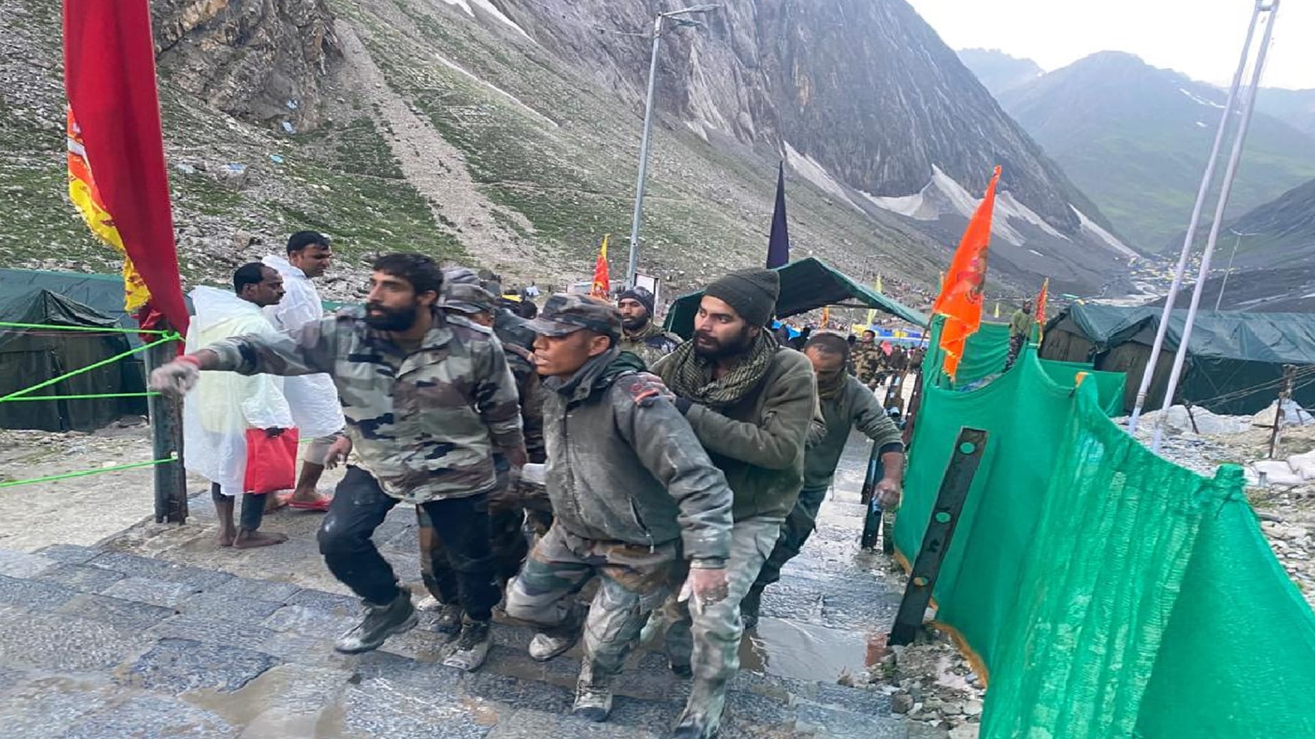 Amarnath Rescue Operation airforce Ilyushin IL 76 plane amarnath yatra latest news and photos today cloudburst in amarnath dham