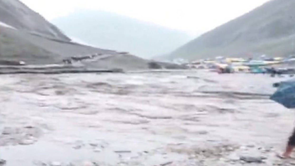 Amarnath Cloudburst Narendra Modi Amit Shah took stock of the situation after talking to the LG Manoj Sinha said saving people lives is our priority 