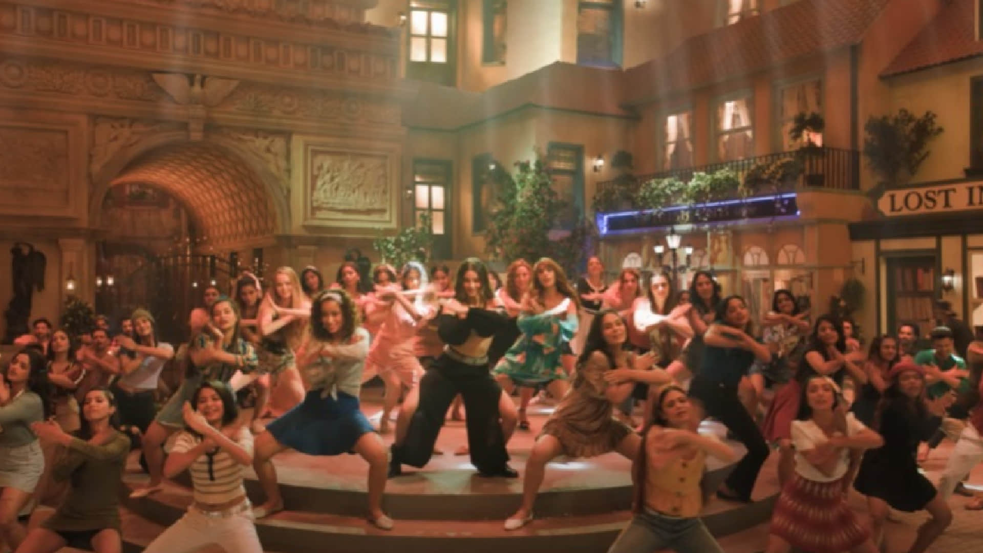 Vijay Deverakonda and Ananya Panday Starrer Liger Song Akdi Pakdi Promo release