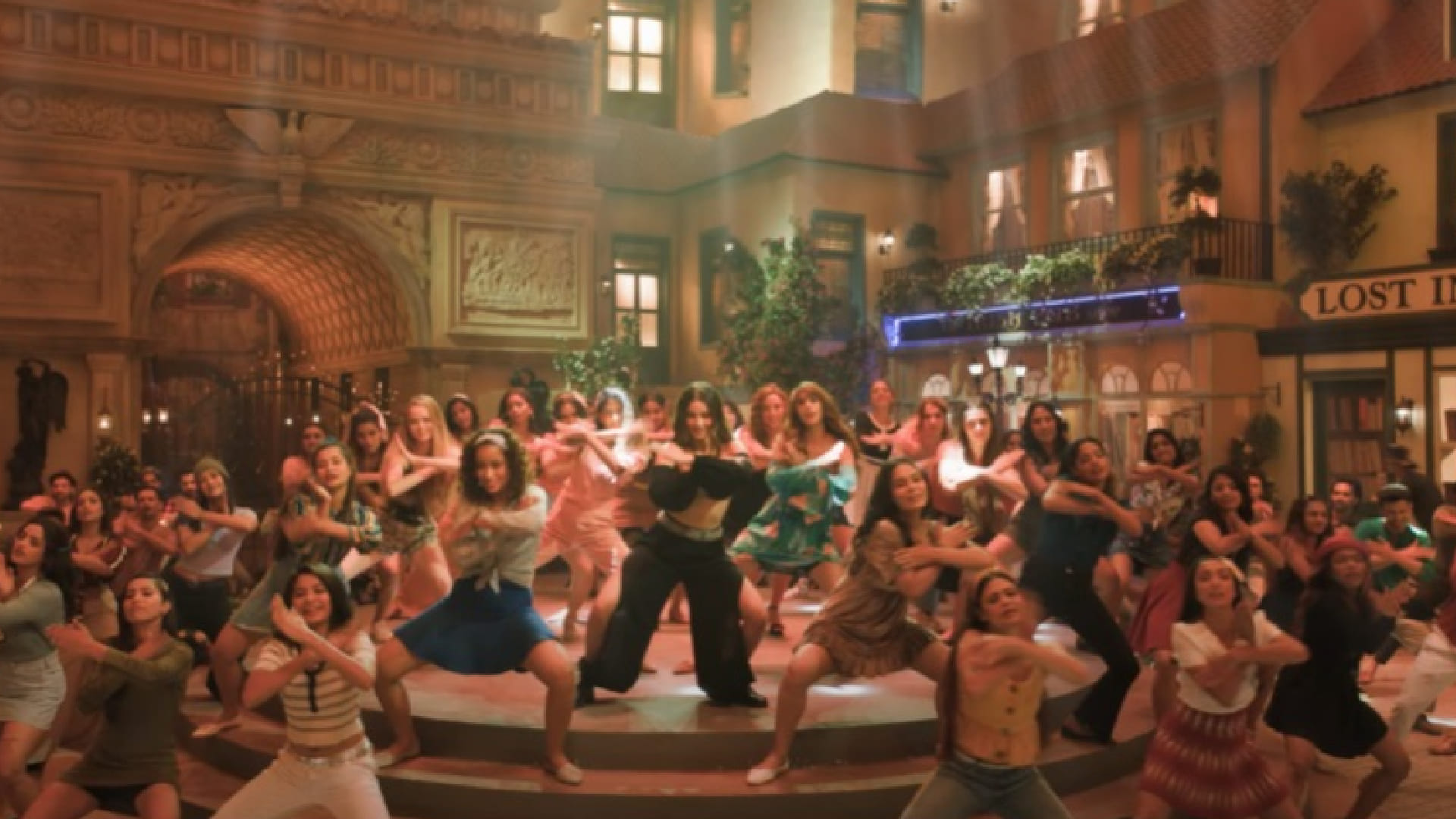 Vijay Deverakonda and Ananya Panday Starrer Liger Song Akdi Pakdi Promo release
