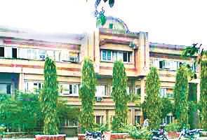 Outsiders will have to pay to walk in BBAU campus