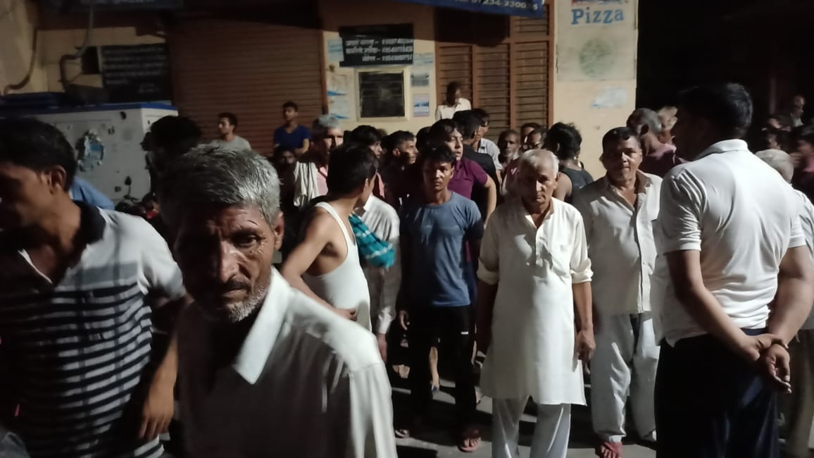 Uproar lasted for two and a half hours at the police station