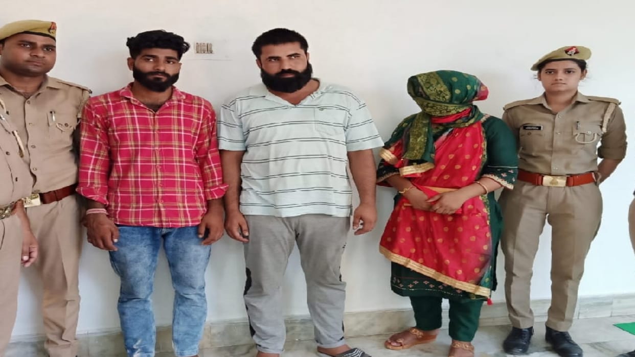 Priyanka had kidnapped by car a stenographer for marriage in Bijnor see photos