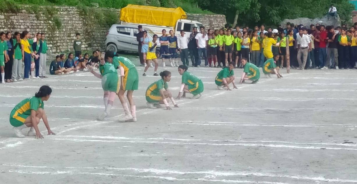 Gushaini School reached the final after defeating Shanghad in Volleyball