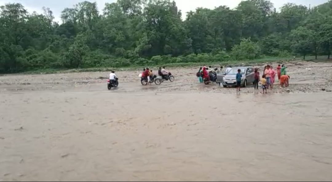 Water in the Shakambhari shell blocked the way