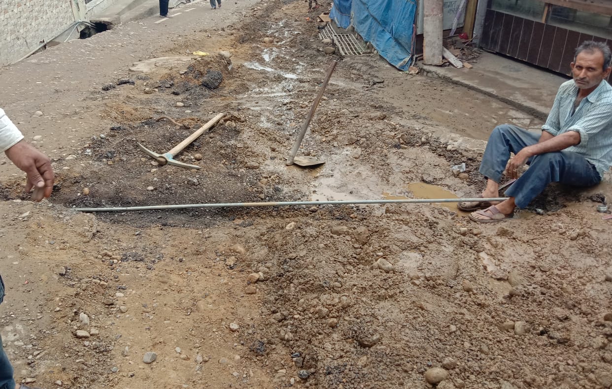 Pipeline broken several times during road excavation in Chintpurni
