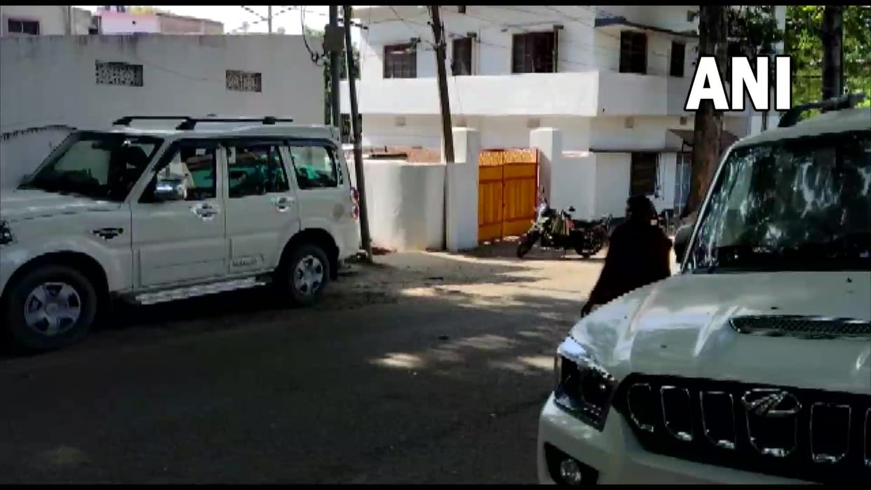 ED raid at the locations of Jharkhand CM Hemant Soren's MLA representative Pankaj Mishra in a tender scam