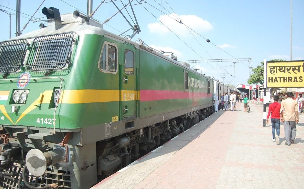 Hathras: Fair special train passed on the first day from Hathras city station