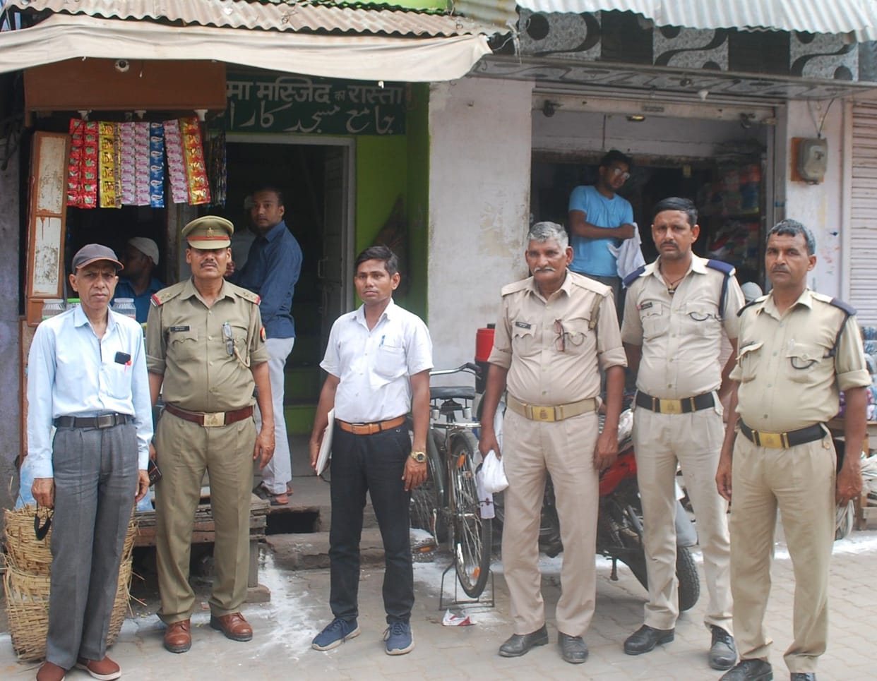 Hathras: Police force deployed outside mosques during Friday prayers
