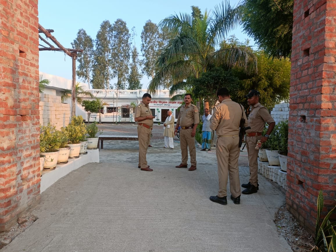 deadly attack on Saint who sleeping in Kabir Vigyan Ashram in jaunpur police start investigation