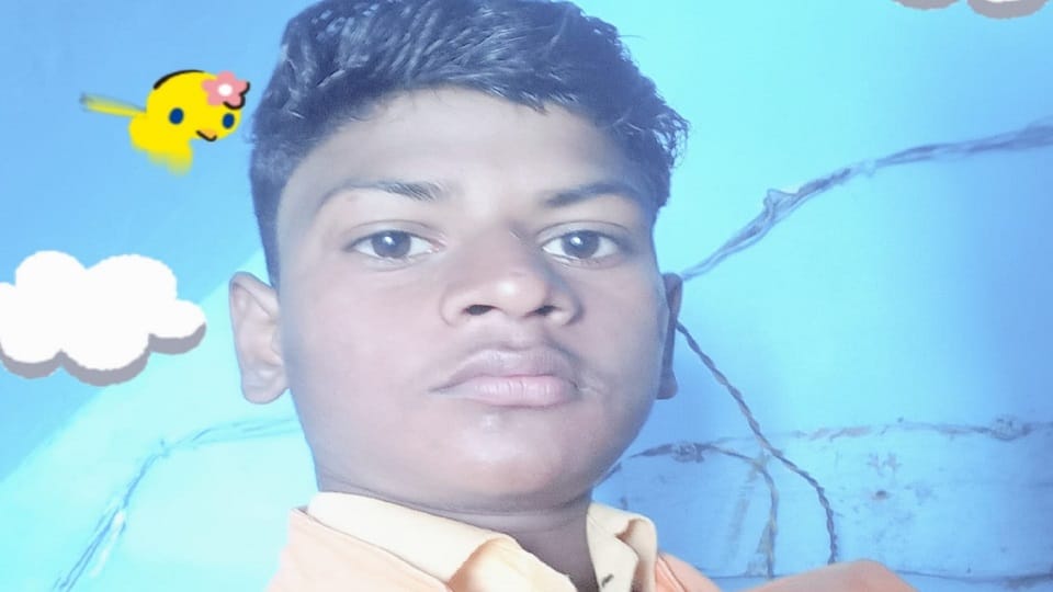 in aligarh a 15-year-old boy slits the throat of a 13-year-old child with scissors