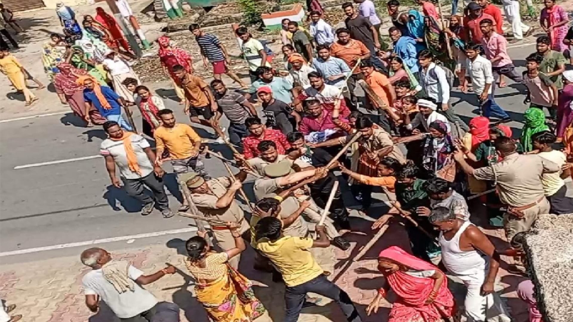 The villagers clashed from police with sticks after the death of girl child in Muzaffarnagar see photos
