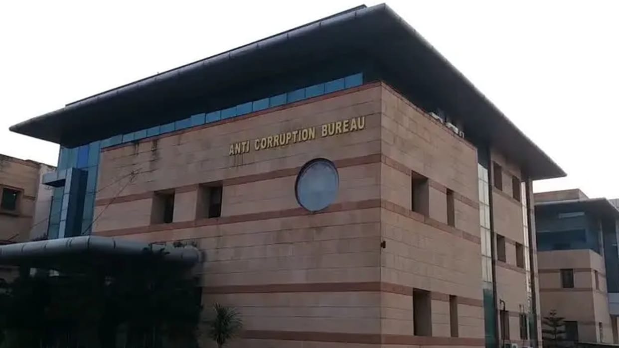 Constable Arrested Bribe Of 1.40 Lakh Rape Accused ACB Alwar