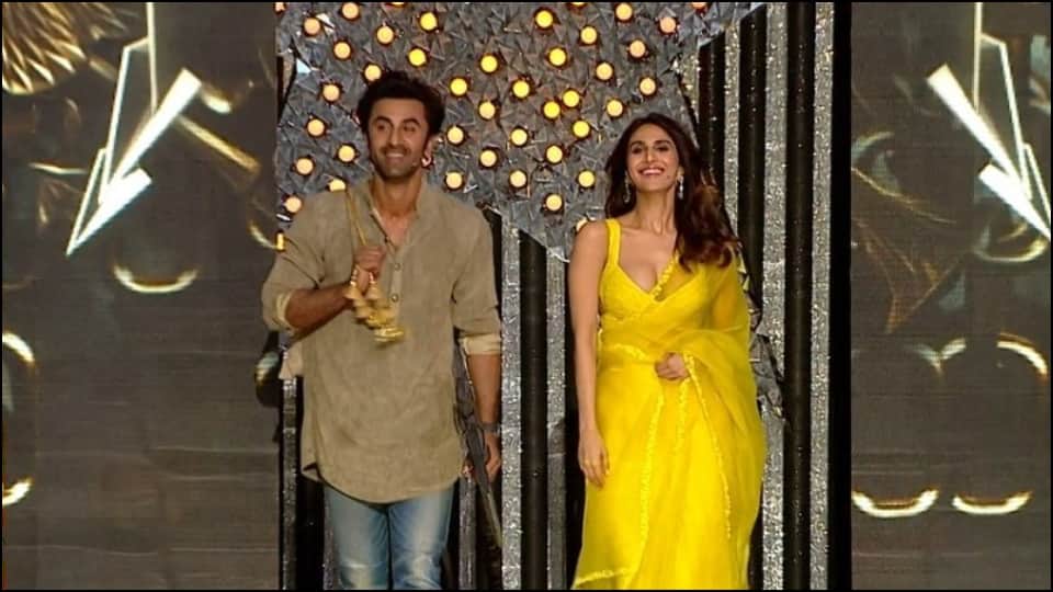 Shamshera Ranveer Kapoor talks about becoming a father in ravivar with star parivaar and takes training to handle children