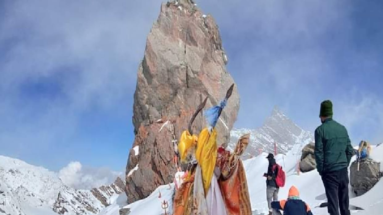 Shrikhand Mahadev Yatra: After completing the adventure and risky journey, there are darshan of Mahadev