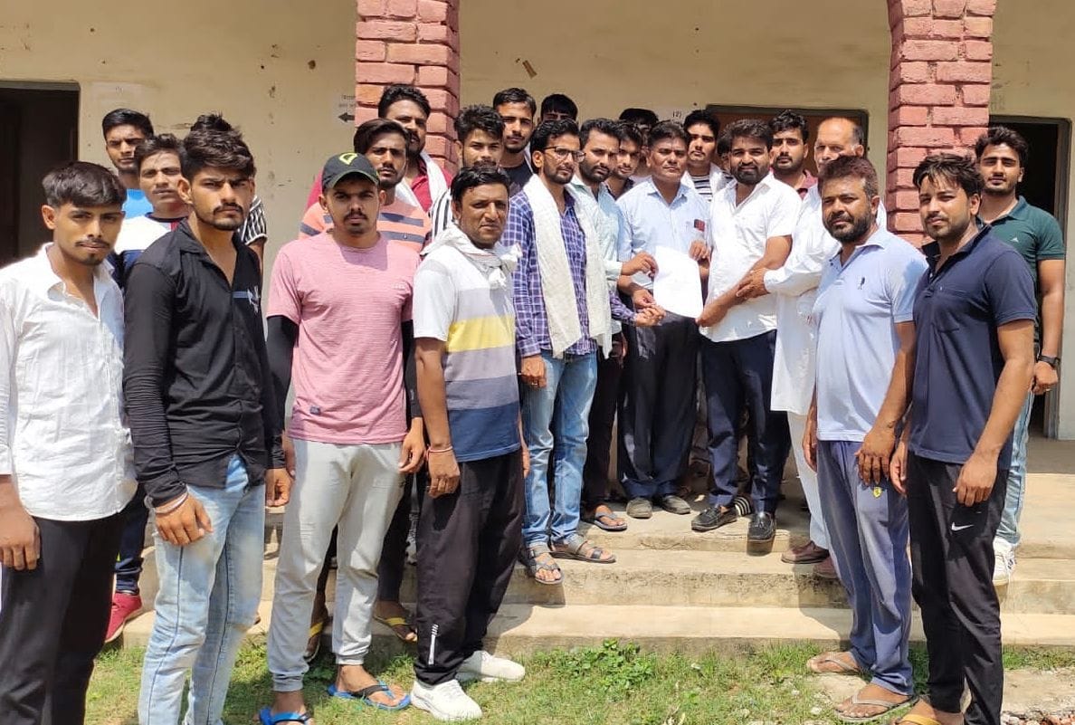 Demand to install transformer, villagers demonstrated
