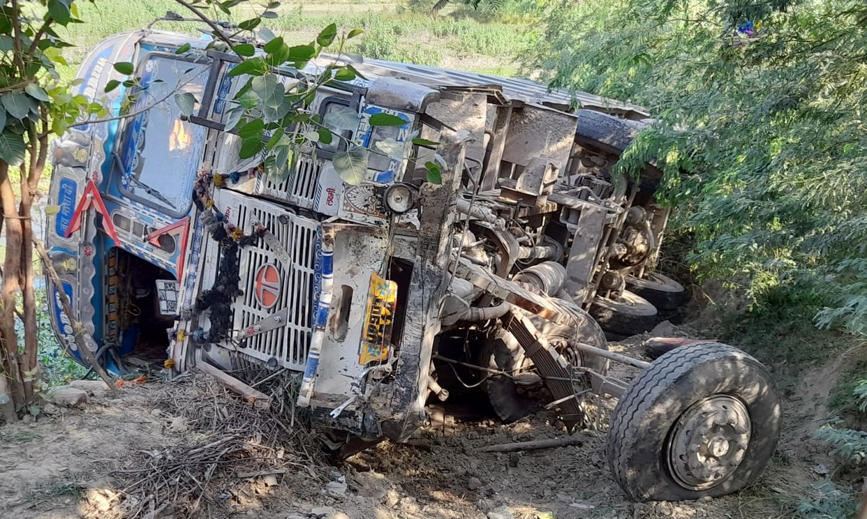 accident,up news,crime news,fatehpur news,track