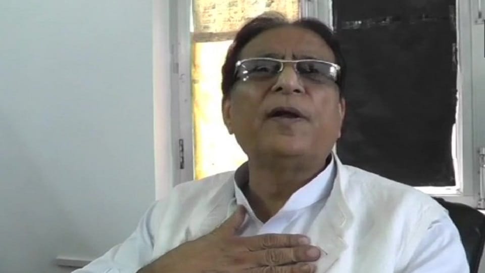 in a conversation with amar ujala azam khan said i have no problem with ed problem has those who are thieves