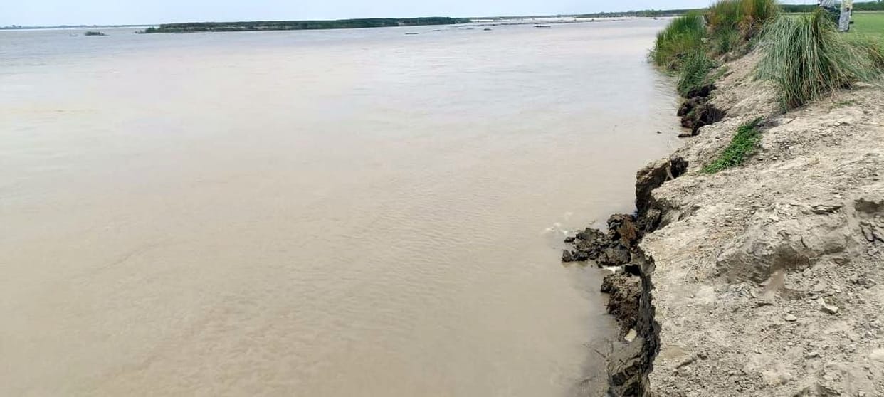 Harvesting started in Saryu river, increased concern of villagers