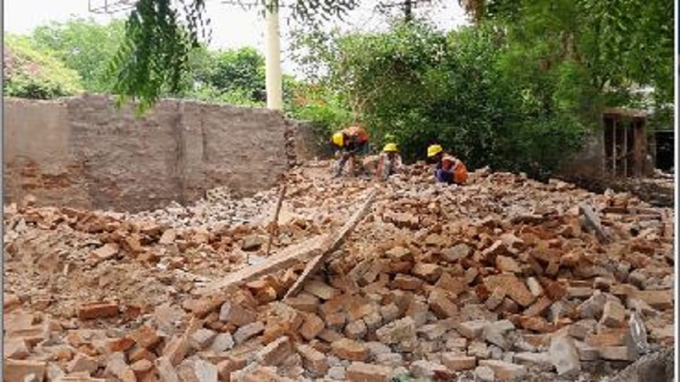 Main entrance of RBS Inter College demolished for Agra Metro