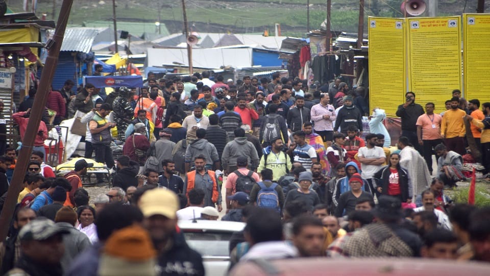 amarnath cloudburst after the incident of cloudburst the enthusiasm of the devotees remained intact