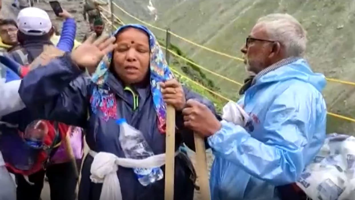 Amarnath accident: Army saved our lives, woman cried while saluting them