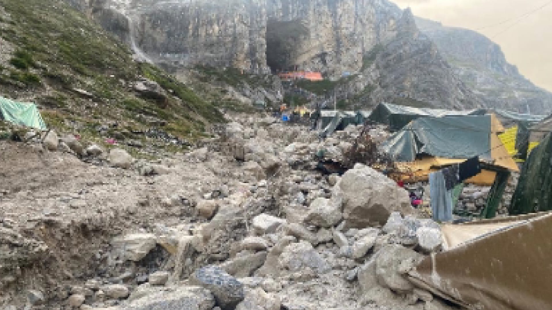 amarnath yatra latest news and photos today cloudburst in amarnath dham