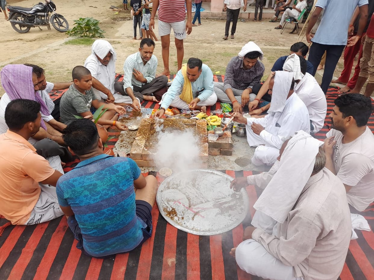 The sacrifices made in the Yagya to celebrate Indra Dev
