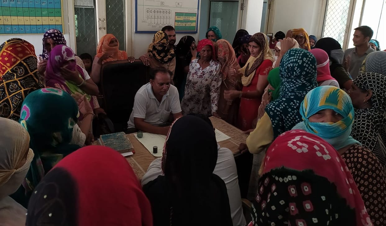 Angry over power shortage, women gherao employees at Mandhana power plant