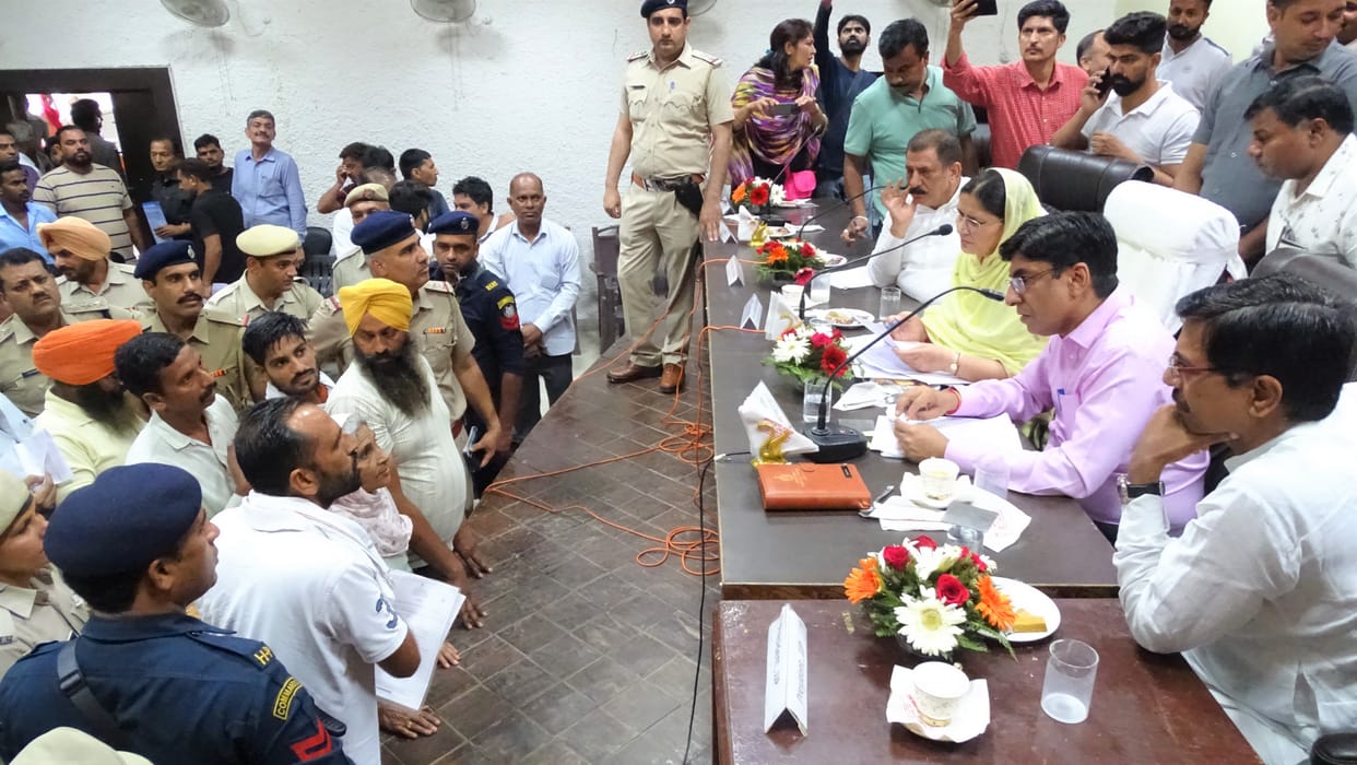 Minister of State said - how officer are you..., Kurukshetra