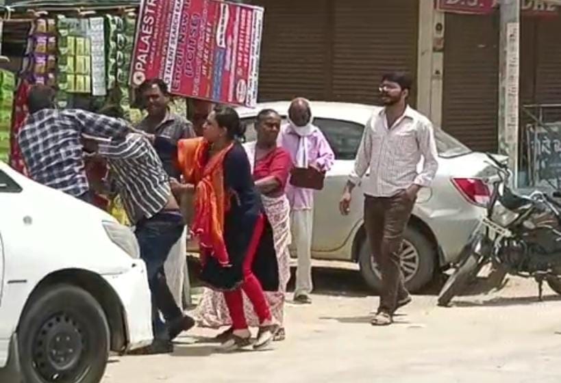 In-laws beat up father-son who came to the court