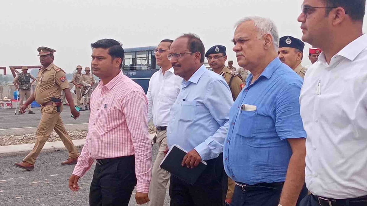 Bundelkhand Expressway: Chief Secretary arrived to inspect, instructed to complete the work soon