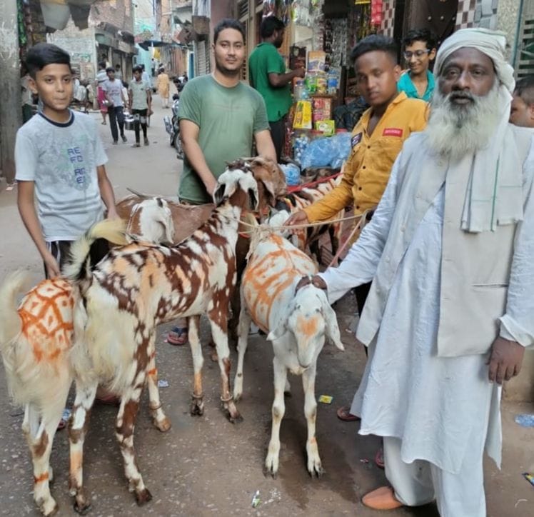 Mathura: Security of Eid prayers on the shoulders of 735 police and PAC personnel